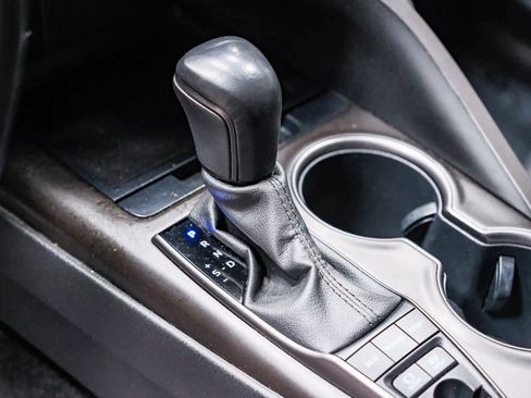 Used 2022 Toyota Camry SE image 21