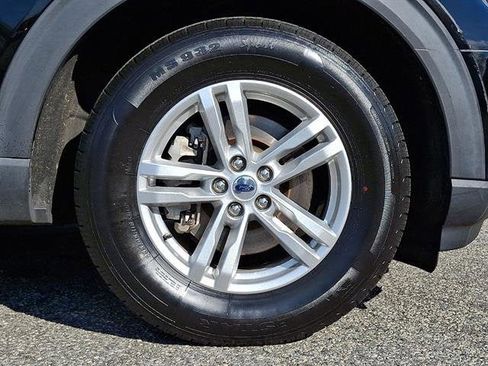 Used 2021 Ford Explorer XLT w/ Equipment Group 202A AWD/4WD image 8