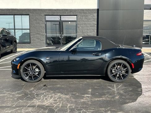 New 2025 MAZDA MX-5 Miata Grand Touring image 2