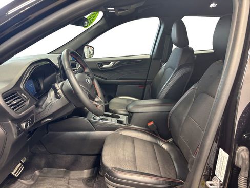 Used 2023 Ford Escape ST-Line w/ Tech Pack #1 AWD/4WD image 9
