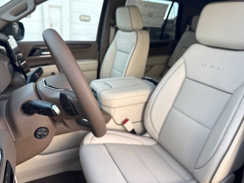New 2026 GMC Yukon Denali AWD/4WD image 17