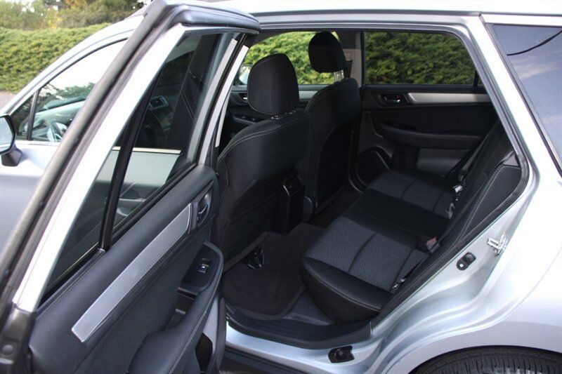 Used 2016 Subaru Outback 2.5i Premium AWD/4WD image 16
