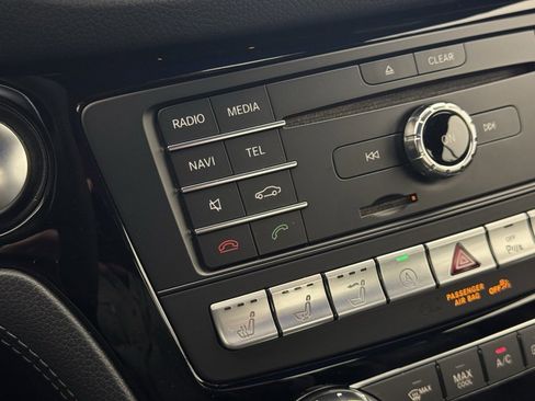 Used 2017 Mercedes-Benz SL 63 AMG SL 63 AMG image 32