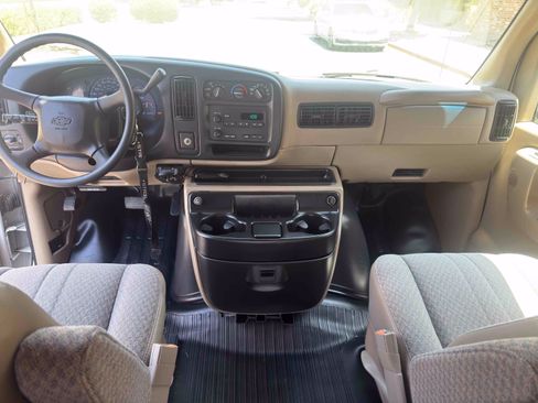 Used 2001 Chevrolet Express 3500 w/ Convenience Pkg 1 RWD image 38