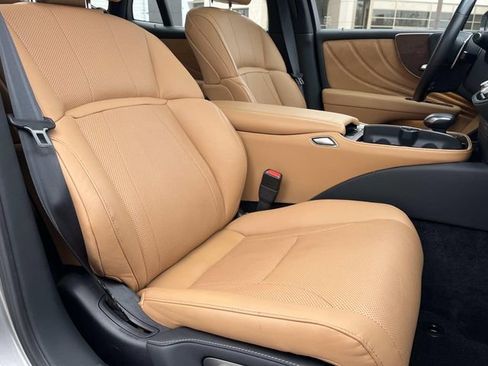 Certified 2023 Lexus LS 500 w/ Accessory Package (Z2) RWD image 27