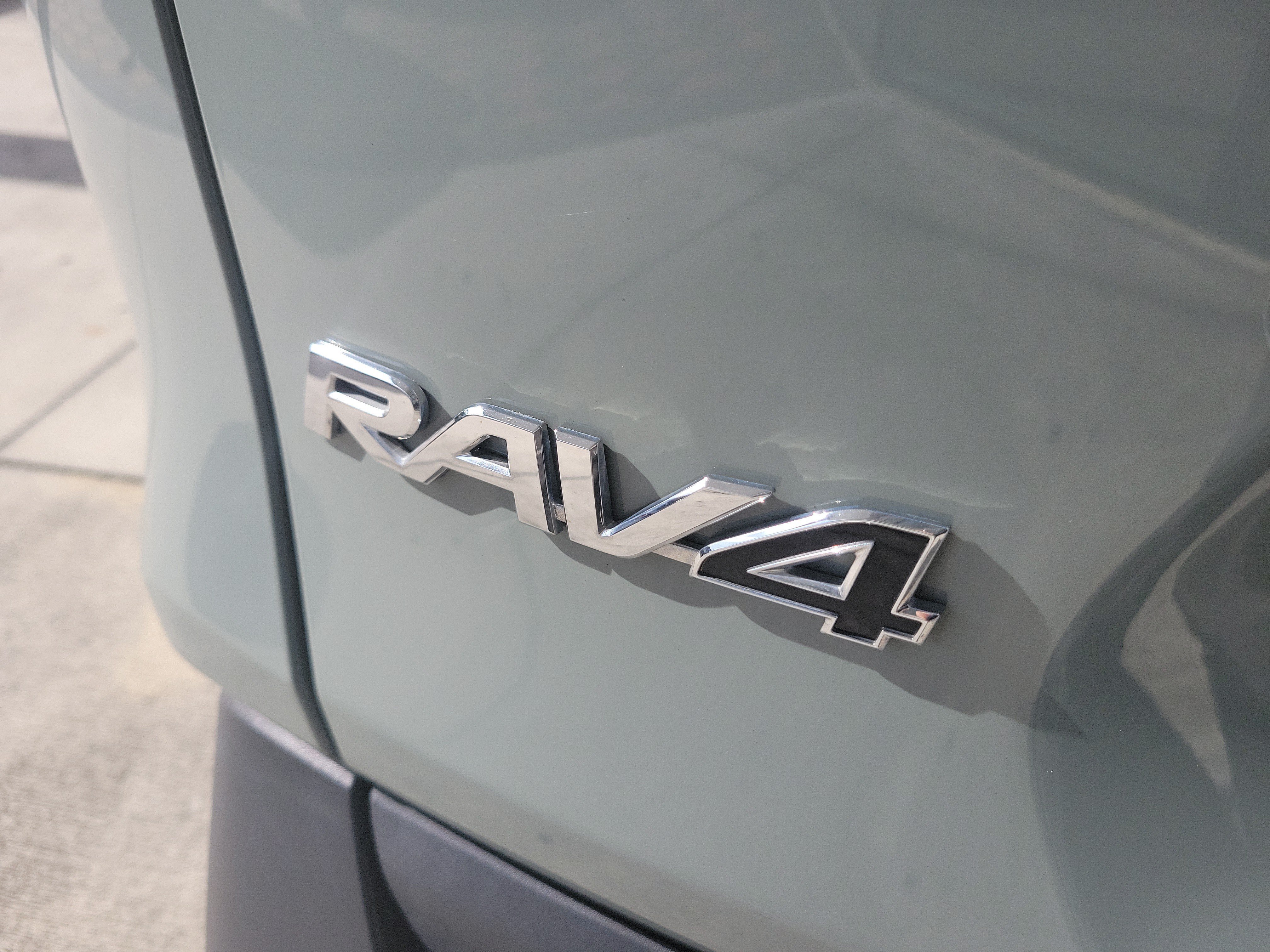 Used 2023 Toyota RAV4 XLE Premium FWD image 10
