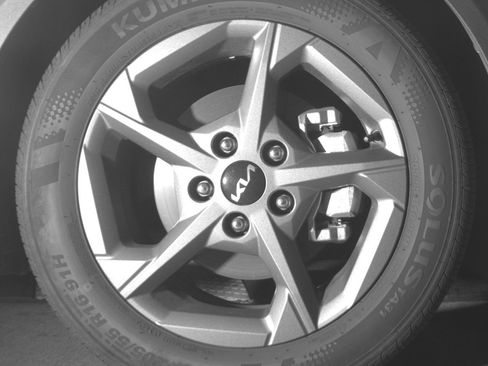 Used 2025 Kia K4 LXS image 13