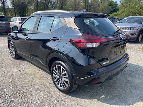 Used 2021 Nissan Kicks SV FWD image 7