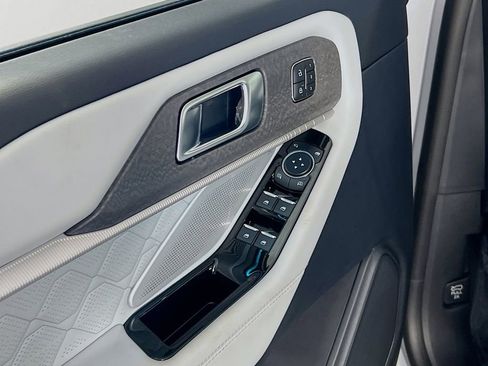 New 2026 Ford Explorer Platinum image 12