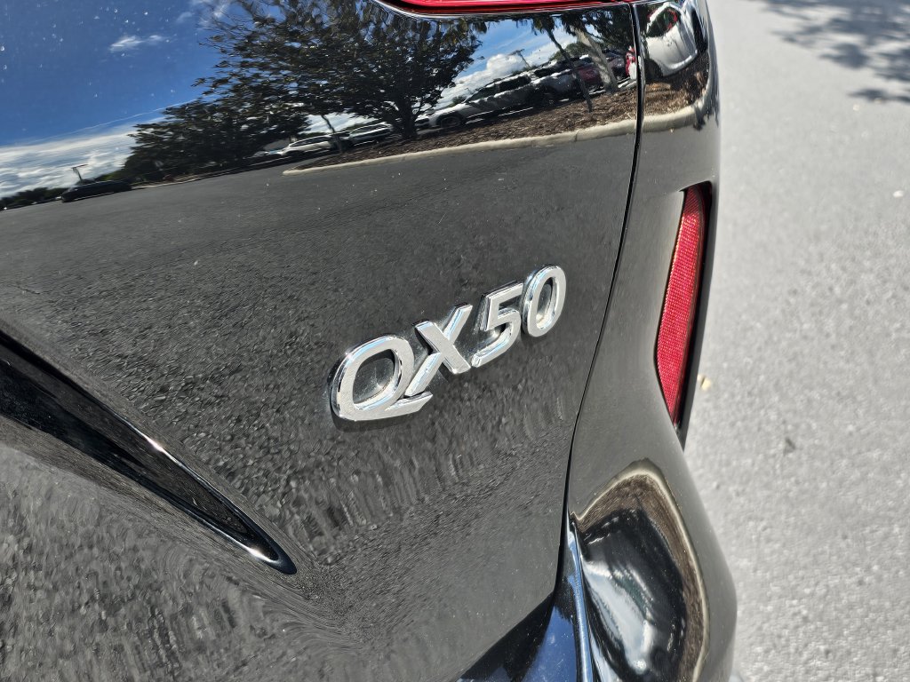 Used 2023 INFINITI QX50 Luxe FWD image 8
