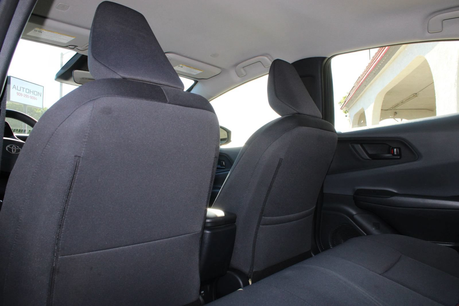 Used 2025 Toyota Prius LE FWD image 19