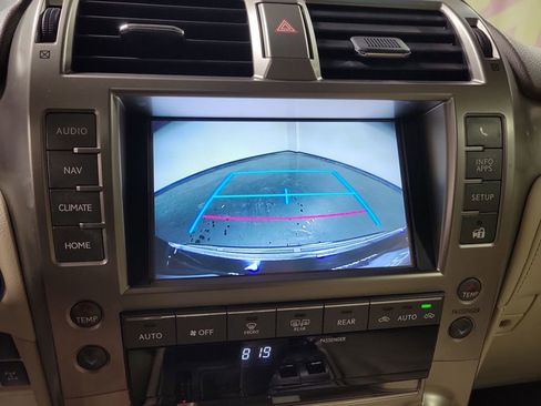 Used 2017 Lexus GX 460 Premium image 18