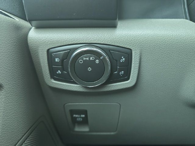 Used 2017 Ford F150 XL w/ Equipment Group 101A Mid AWD/4WD image 29