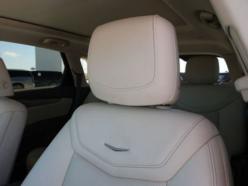 Used 2021 Cadillac XT5 Premium Luxury image 12