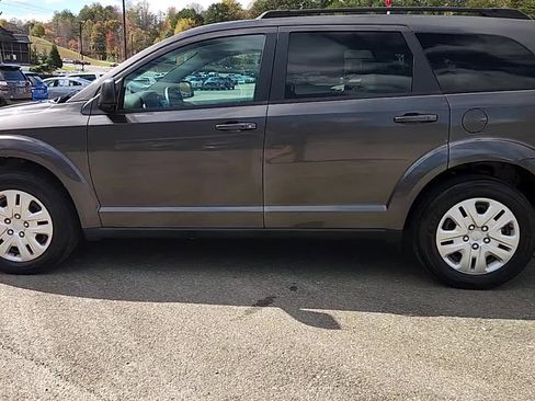 Used 2017 Dodge Journey SE image 5