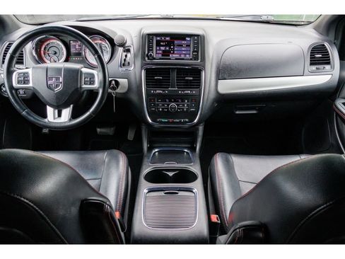 Used 2017 Dodge Grand Caravan GT FWD image 12