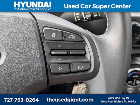 Certified 2023 Hyundai Venue SEL FWD image 40