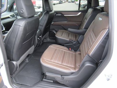 New 2026 GMC Acadia Denali Ultimate w/ LPO, Floor Liner Package FWD image 35