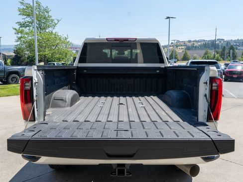 Used 2025 GMC Sierra 3500 Denali Ultimate AWD/4WD image 36