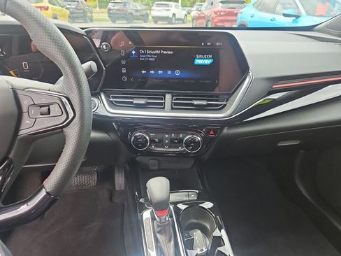 Used 2025 Chevrolet Trax RS w/ Driver Confidence Package FWD image 18