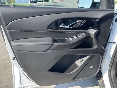 Used 2023 Chevrolet Traverse RS image 23