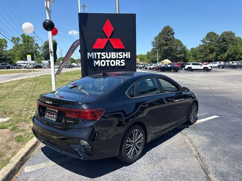 Used 2023 Kia Forte GT-Line w/ GT-Line Premium Package FWD image 3