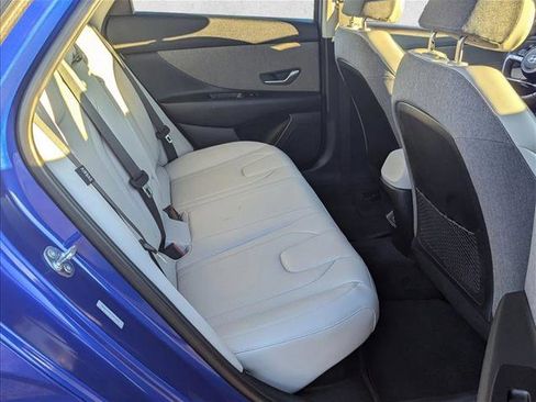 Certified 2025 Hyundai Elantra Limited image 20