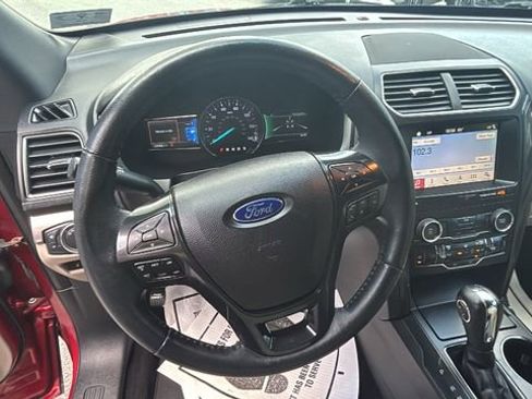 Used 2019 Ford Explorer XLT w/ Equipment Group 202A AWD/4WD image 12