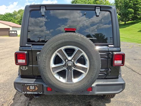 Used 2023 Jeep Wrangler Unlimited Sahara w/ Cold Weather Group AWD/4WD image 23