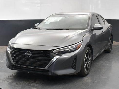 Used 2024 Nissan Sentra SV w/ Trunk Package image 3