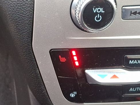 Used 2022 Ford Explorer XLT w/ Equipment Group 202A image 24