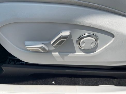 New 2026 Hyundai Ioniq 9 SEL image 19