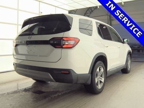 Used 2024 Honda Pilot EX-L image 2