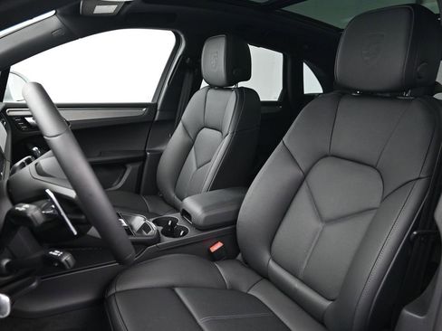 New 2026 Porsche Macan image 5