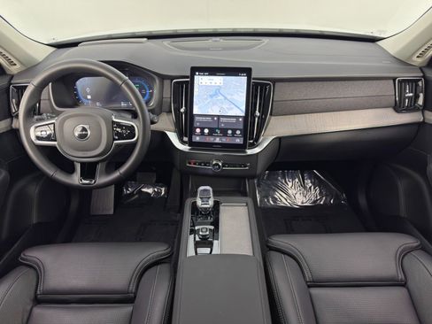 Used 2025 Volvo XC90 T8 Ultra w/ Protection Package Premier image 13