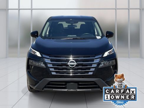Certified 2025 Nissan Rogue SV FWD image 9