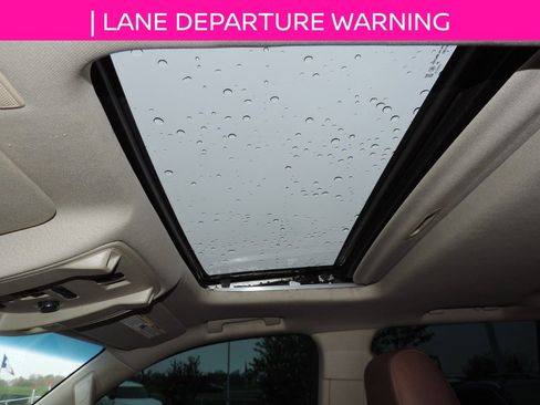 Used 2020 Cadillac Escalade Luxury image 14