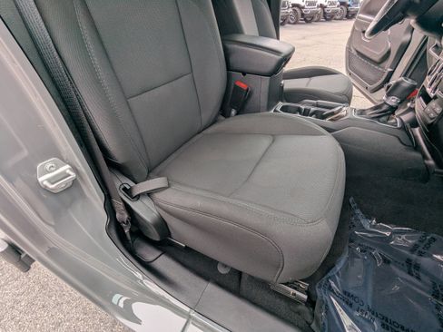 Used 2021 Jeep Wrangler Sport S image 13