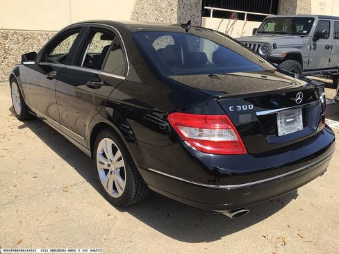 Used 2011 Mercedes-Benz C 300 4MATIC Sedan image 6