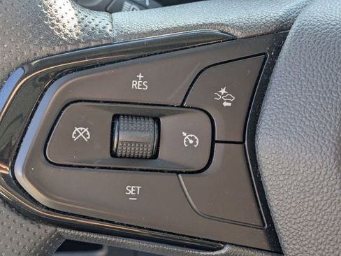 Used 2025 Chevrolet TrailBlazer LT FWD image 16