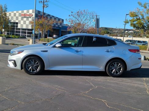 Certified 2019 Kia Optima LX image 9