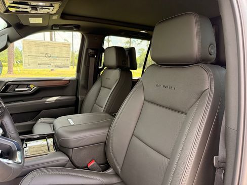 New 2026 GMC Yukon Denali w/ Denali Reserve Package RWD image 12