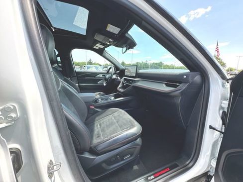 Used 2025 Ford Explorer ST AWD/4WD image 30