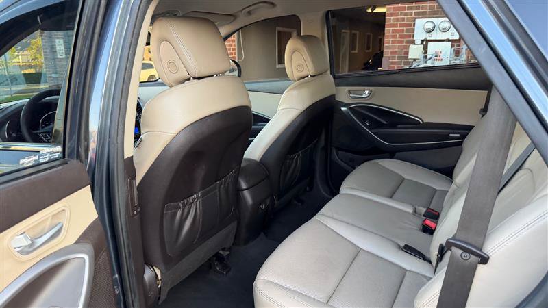 Used 2016 Hyundai Santa Fe SE w/ Option Group 02 AWD/4WD image 38