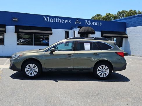 Used 2018 Subaru Outback 2.5i Premium AWD/4WD image 4