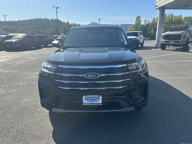 Used 2025 Ford Explorer Active AWD/4WD image 7