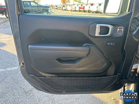 Used 2023 Jeep Gladiator Mojave w/ Cold Weather Group image 54