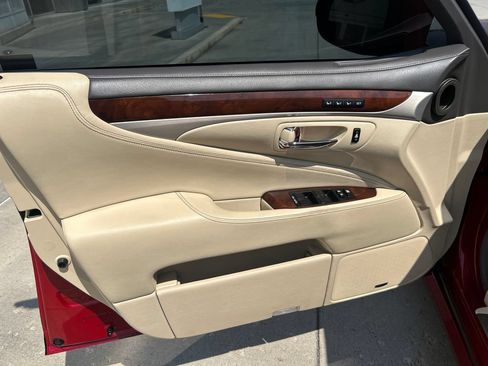 Used 2014 Lexus LS 460 L w/ Ultra Luxury Package AWD/4WD image 11