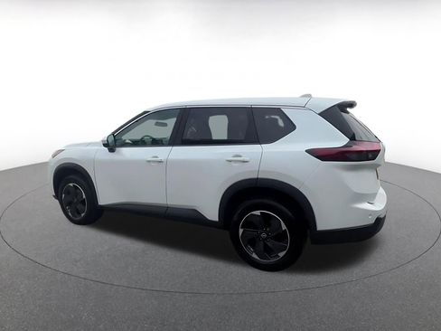 Used 2025 Nissan Rogue SV image 10