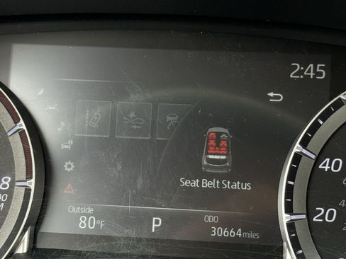 Used 2023 Toyota Highlander XLE FWD image 16